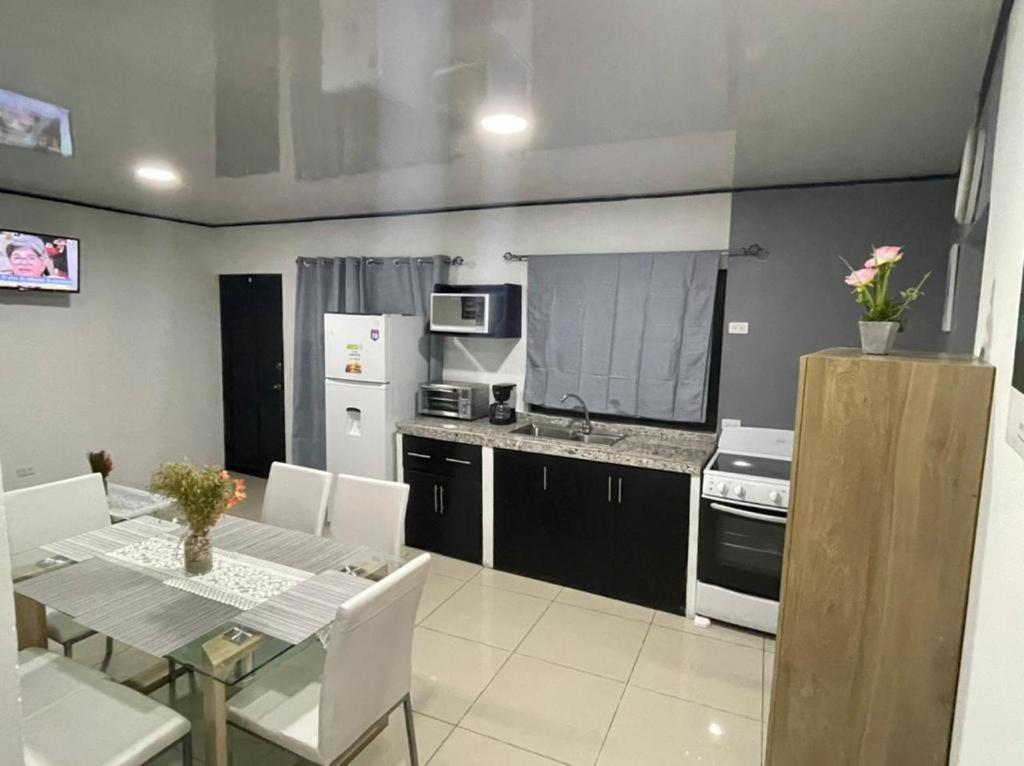 Apartamentos Cielo #1, Airport Juan Santamaria Alajuela Eksteriør bilde