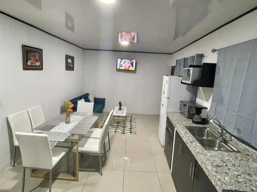 Apartamentos Cielo #1, Airport Juan Santamaria Alajuela Eksteriør bilde